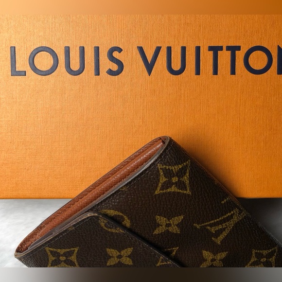 Louis Vuitton Authentic Vintage Monogram Canvas Sarah Wallet;Date Code:(… - Picture 12 of 17